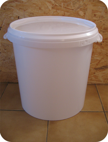 seau-plastique-pour-toilette-seche-30-litres